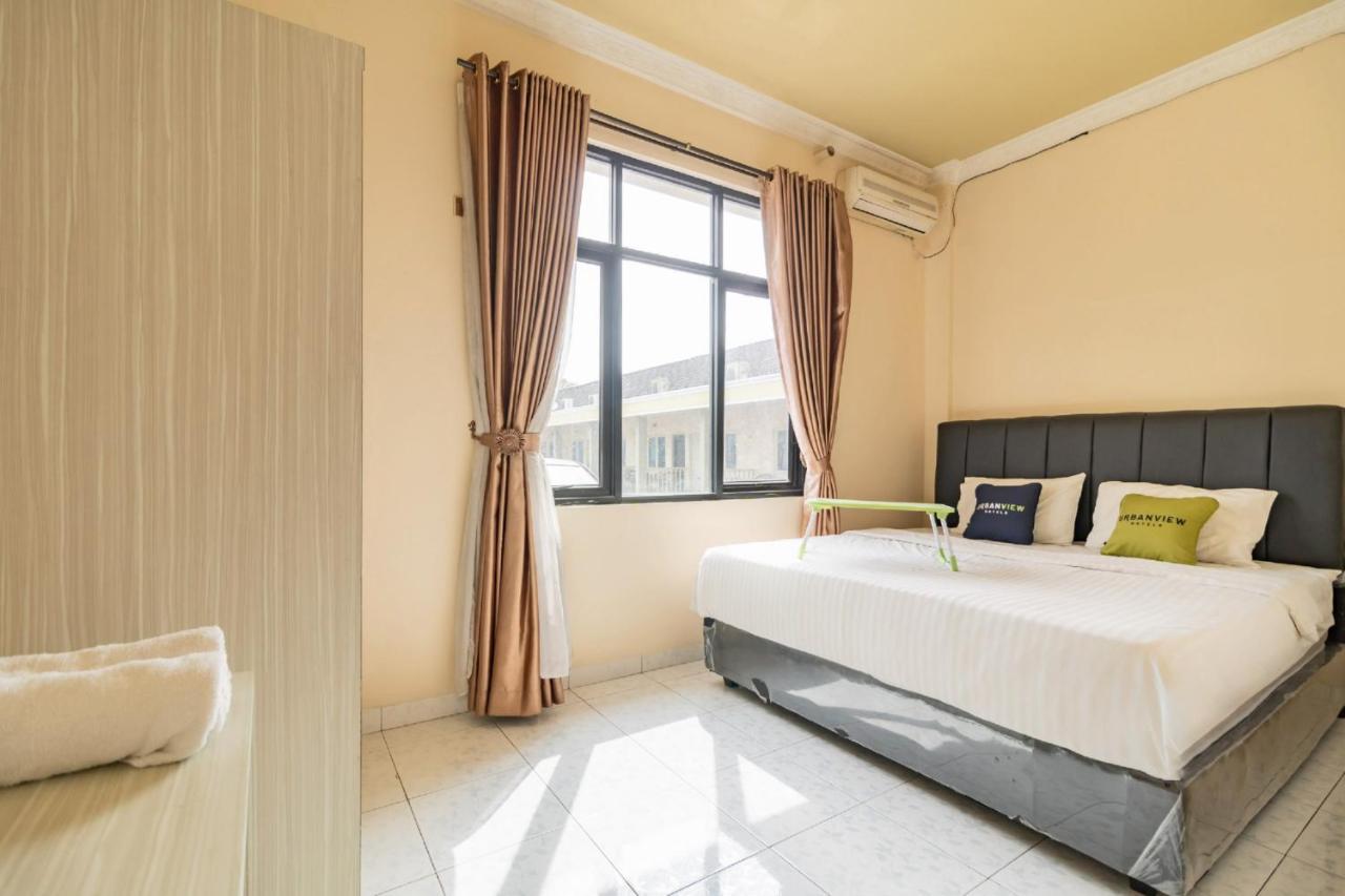 Urbanview Hotel Nugraha Palembang By Reddoorz Экстерьер фото