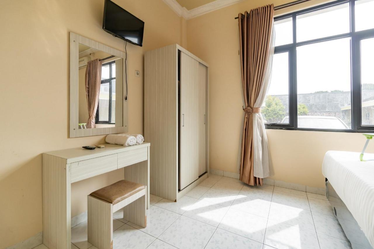 Urbanview Hotel Nugraha Palembang By Reddoorz Экстерьер фото